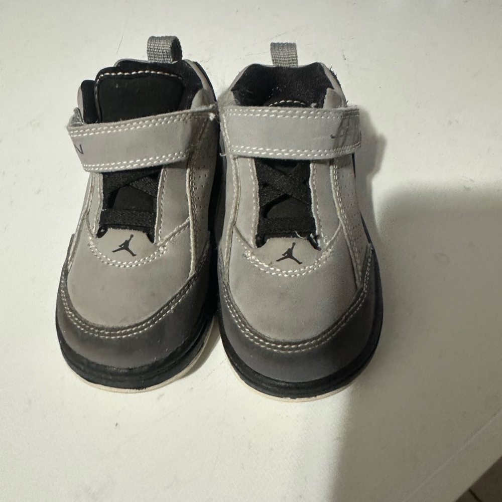Grey and black children’s jordans. Size 6c
